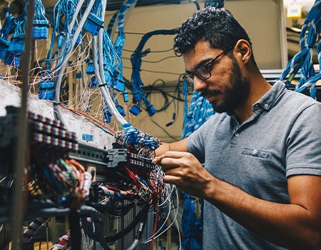 UCF engineer working in lab