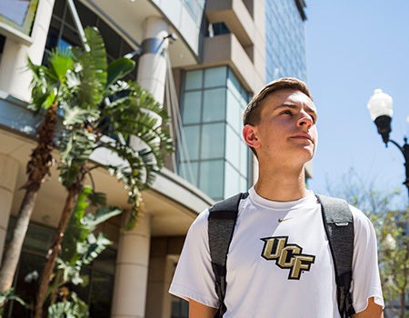 ucf student walking around orlando