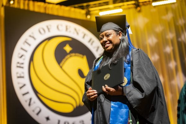 Ucf Reaches 400000 Degree Milestone During Summer 2022 Commencement