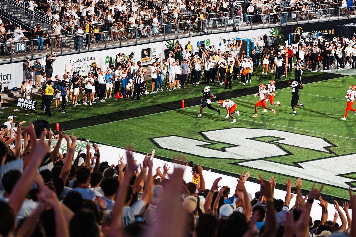 UCF running g back RJ Harvey crossing into the end zone for a touchdown during the UCF versus Sam Houston football game